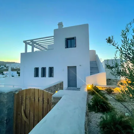 Mykonos Dot Ano Mera