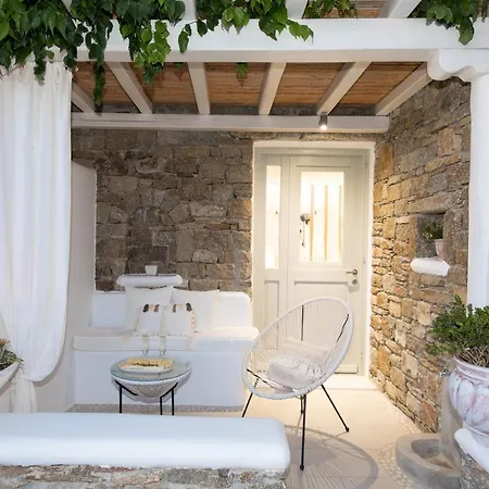 Mykonos Dot Ano Mera