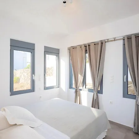 Mykonos Dot * Ano Mera