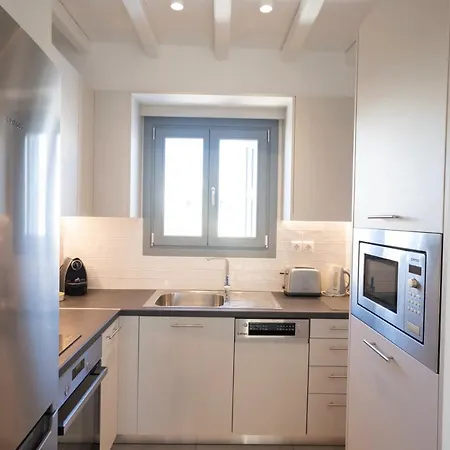 Mykonos Dot *