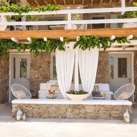Mykonos Dot Ano Mera