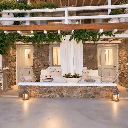 Mykonos Dot * Ano Mera