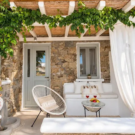 Mykonos Dot Ano Mera