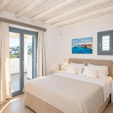 Mykonos Dot Ano Mera