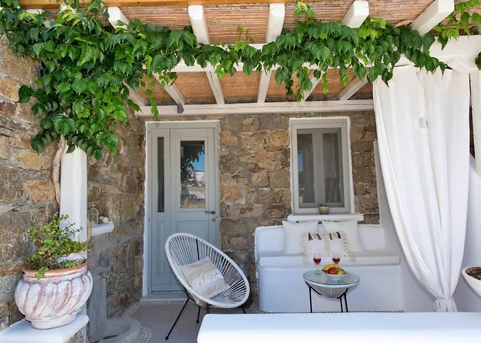 Mykonos Dot Ano Mera